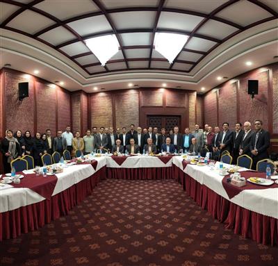 یدار ریاست سازمان نظام مهندسی معدن ایران با اركان سازمان در استان فارسسازمان نظام مهندسی معدن استان فارس میزبان جلسه‌ای صمیمی و تخصصی با حضور جناب آقای دكتر بستامی، ریاست محترم سازمان نظام  مهندسی معدن ایران و اركان سازمان استان بود. در این نشست، ضمن بررسی چالش‌ها و فرصت‌ها، مهم‌ترین سیاست‌ها و دستاوردهای كلان سازمان تشریح گردید.